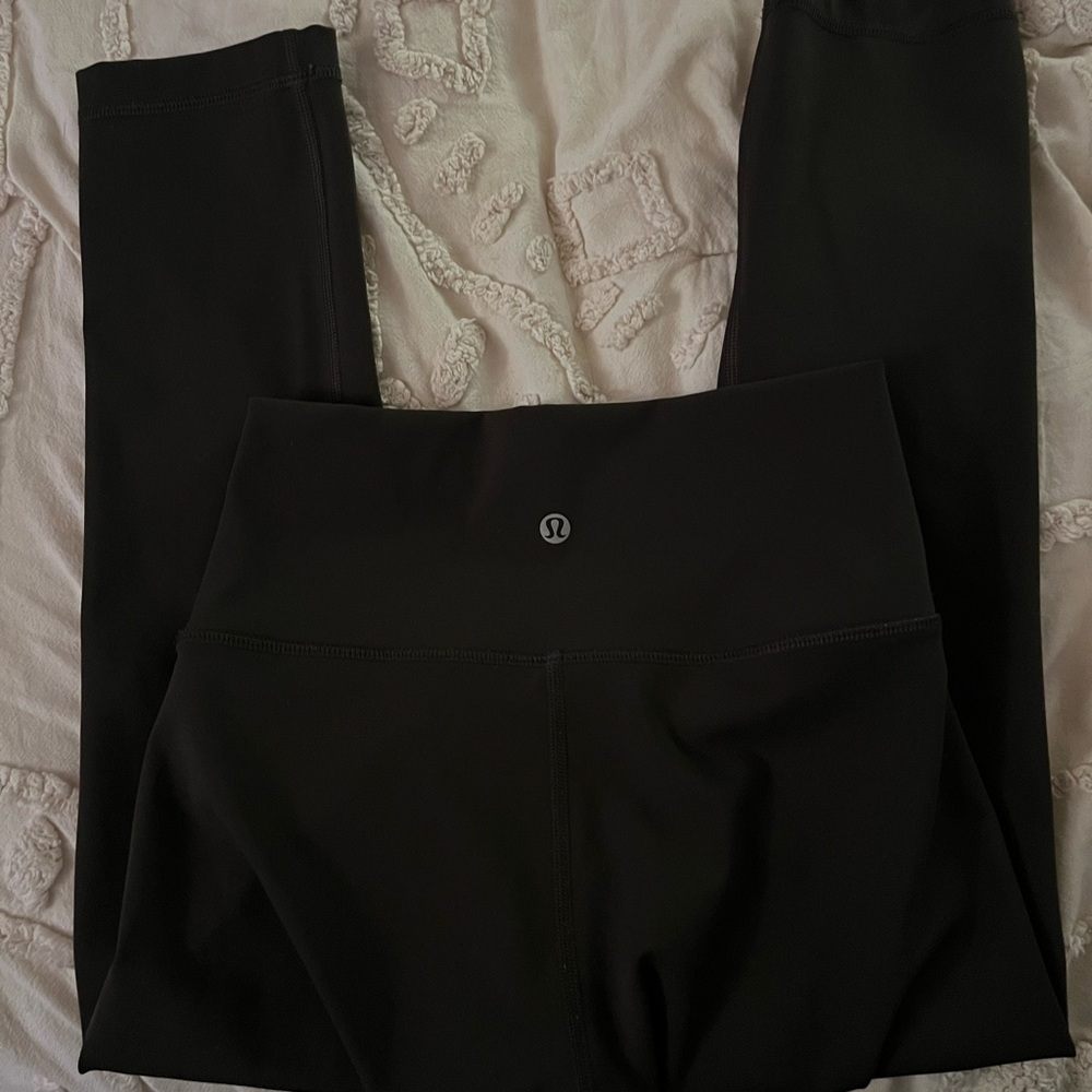 lululemon Classic Olive Green Cropped 21” Leggings